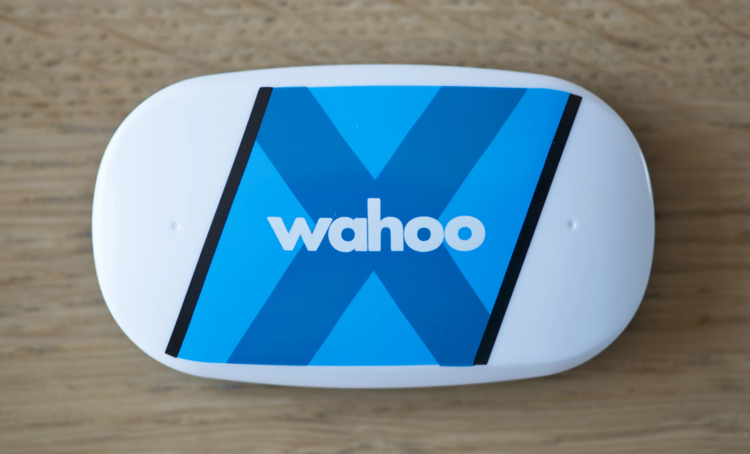 The Wahoo Fitness Tickr X measures 64 x 13 x 38 mm (2.75 x 0.5 x 1.5 in) and weighs 8.5 g (0.3 oz) (Photo: Simon Crisp/Gizmag.com)