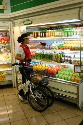 The Simple One bicycle folds up to double as a shopping cart