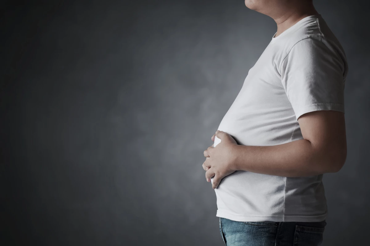 Abdominal fat has been linked to many health issues, the latest being chronic pain conditions