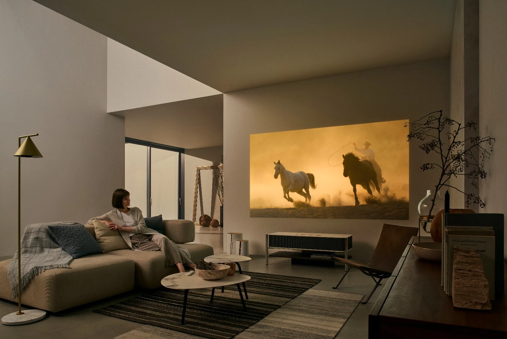 The LSPX-A1 UST projector can throw up 85 inch images when positioned right up close to the wall, or moved out to 9.6 inches away for movies rocking 120 diagonal inches