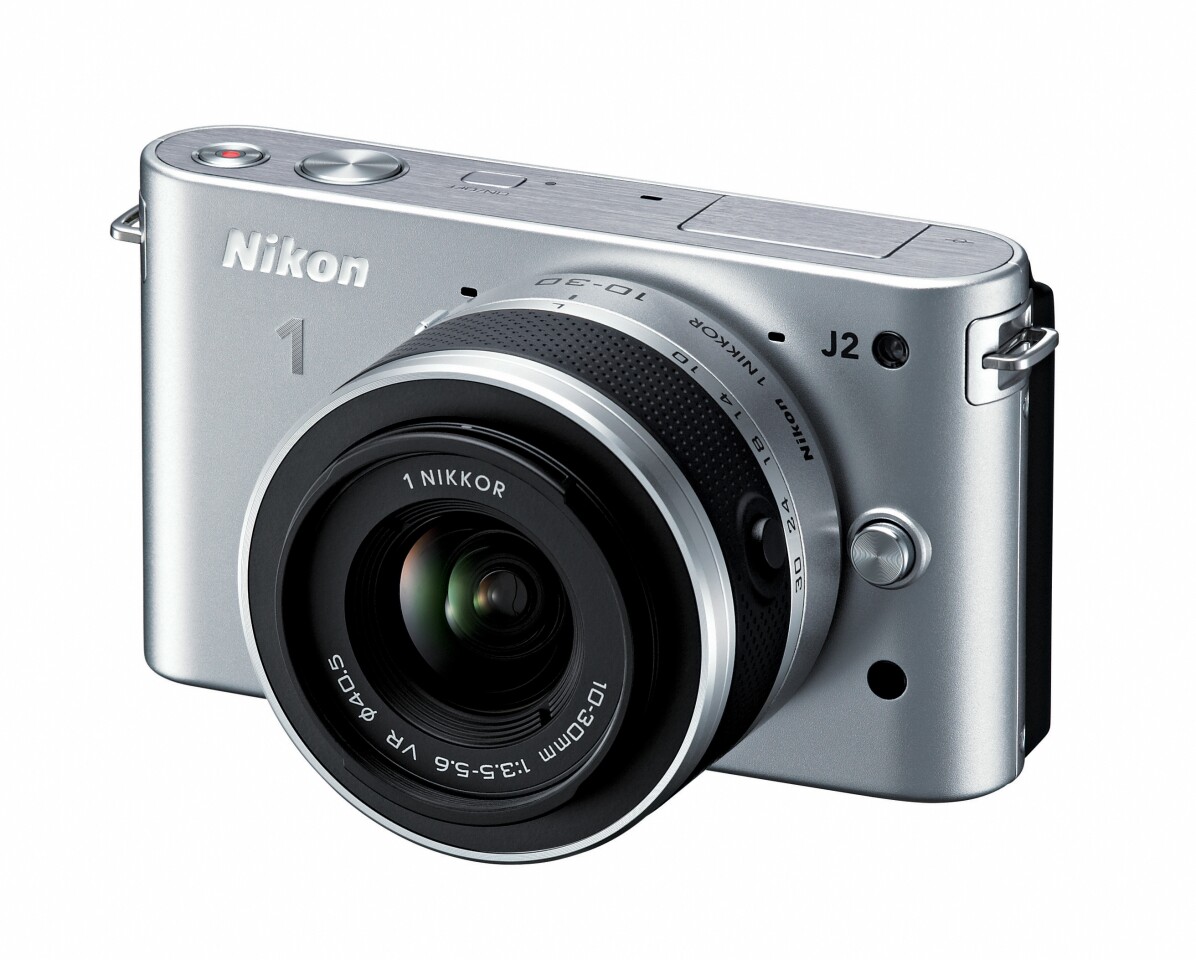 The J2 features a new Creative Mode that's accessed via the command dial and automatically adjusts camera settings for scene and shooting modes like Panorama, Selective Color, Miniature, Soft, Night Landscape, Backlighting and Night Portraits