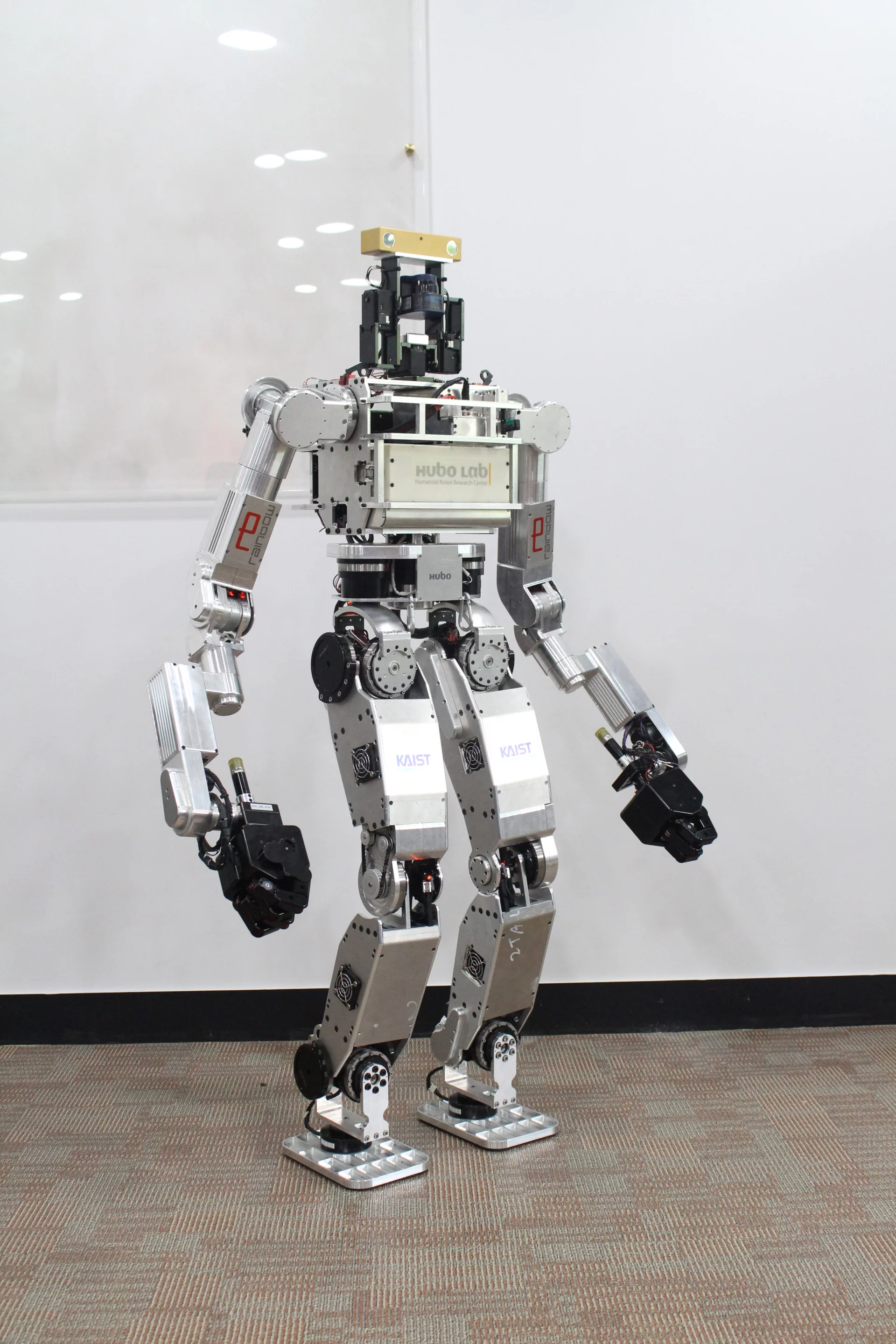 DRC-HUBO is the sixth evolution of KAIST's humanoid robot since 2002 (Photo: KAIST HUBO Lab & Rainbow Co.)