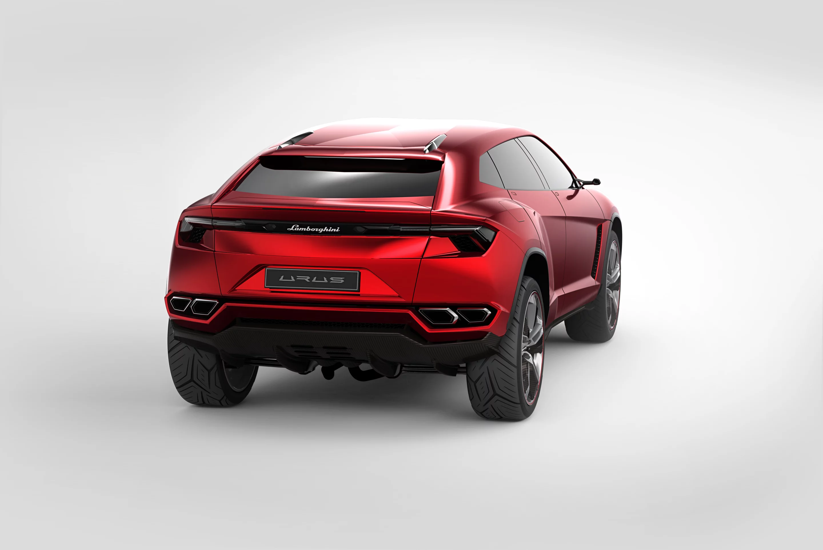 Muscular haunches, swept back, rising lines and an aggressive stance reinforce the Urus' performance SUV mandate