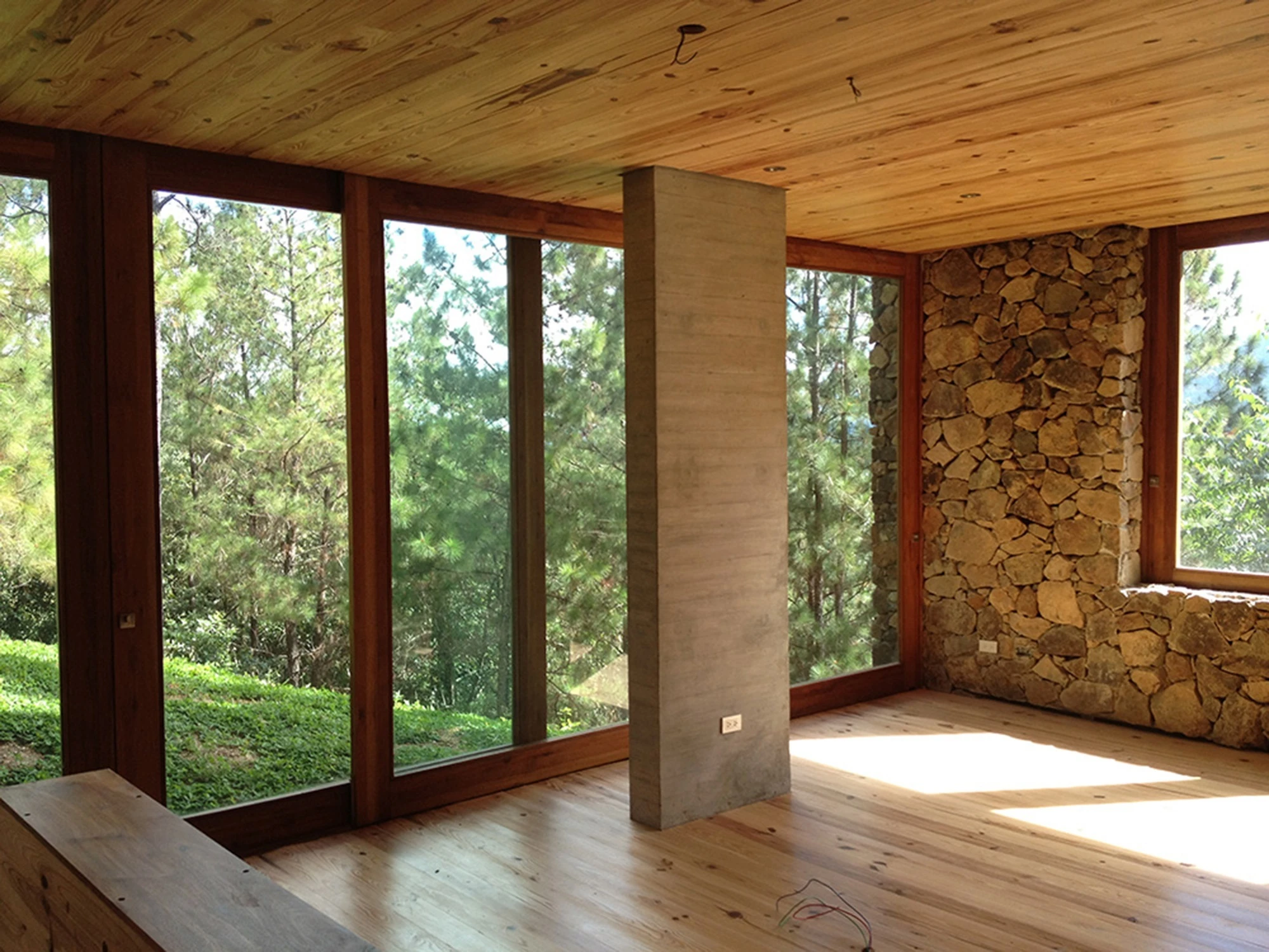 Architectural firm Vasho made use of the same principles seen in a pit house while building the RD House partly into a steep hillside (Photo: Eduardo Abreu)