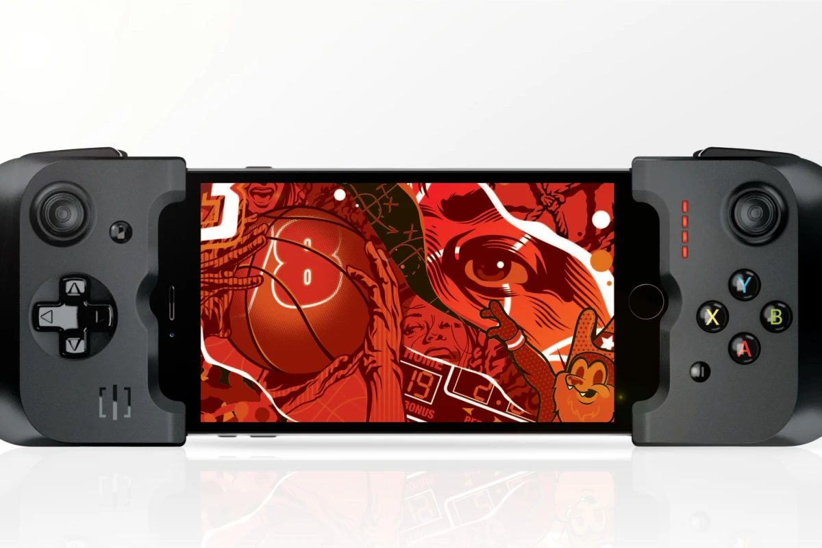 Gamevice clamped onto an iPhone 6 Plus
