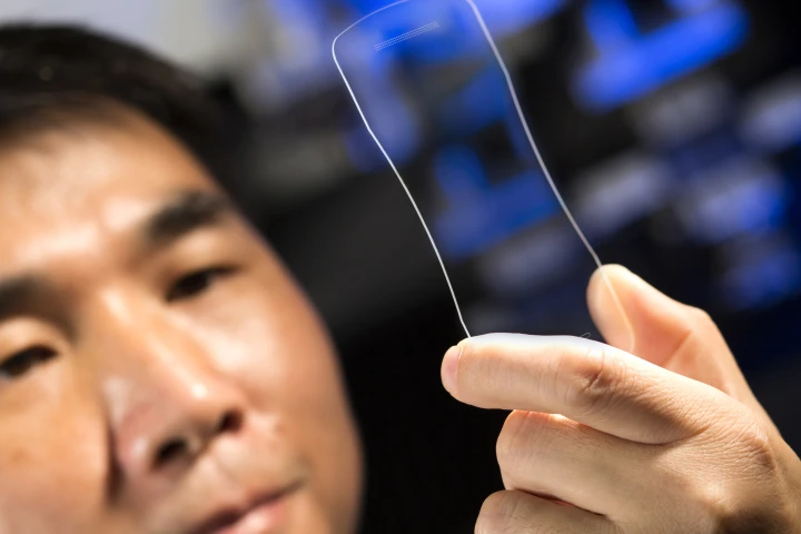 Raydiance's R-Cut femtosecond laser system allows for mobile phones with complex shapes