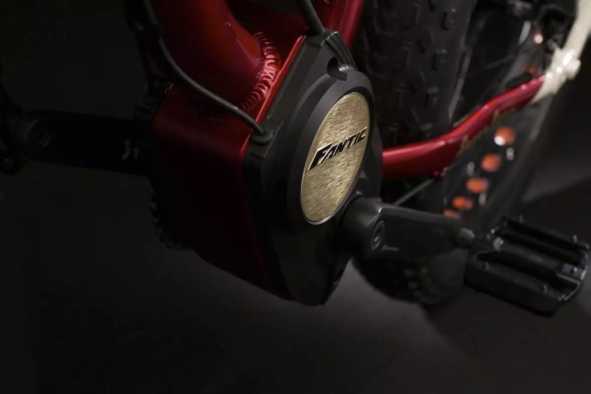 Both Fantic e-bikes are powered by the 250-watt Brose mid motor