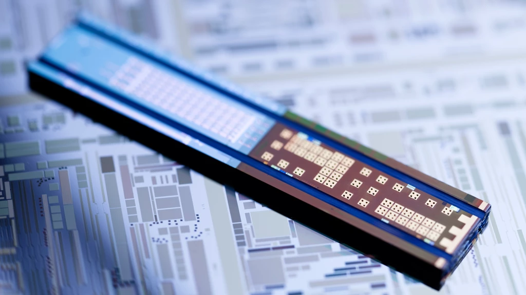 This silicon transmitter chip contains uses integrated Hybrid Silicon Lasers along with other silicon photonic devices to send up to 50Gb of data each second