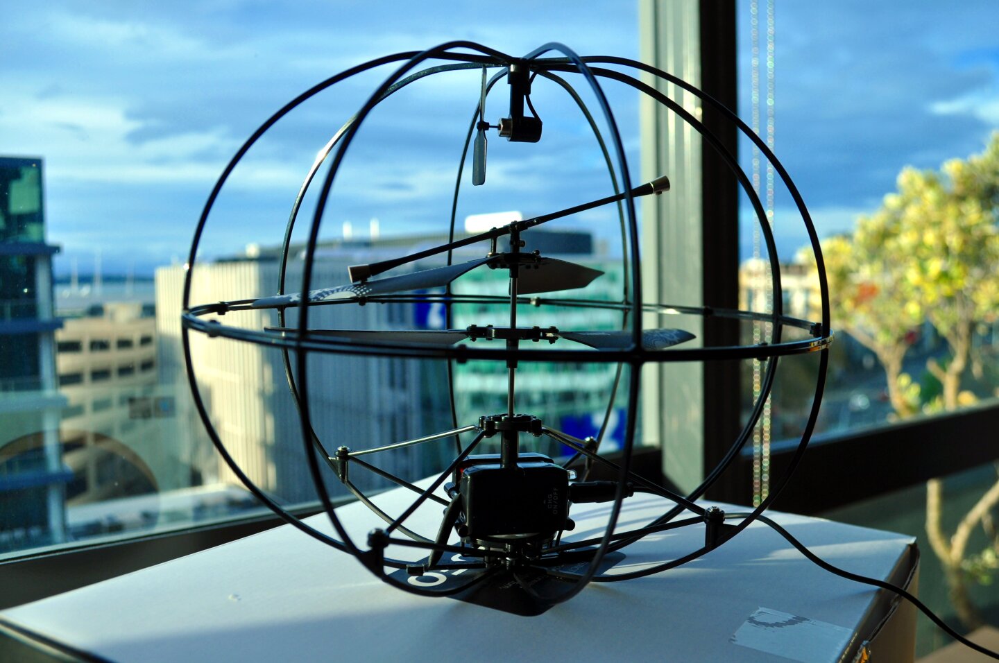 The protective outer sphere of the Orbit prevents the rotor blades from impacting with walls, furniture, floor and ceiling