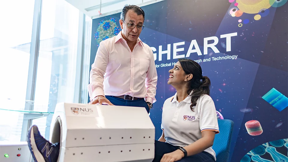 Assoc. Prof. Alfredo Franco-Obregón (left) with the MRegen device