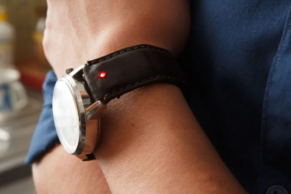 The Unique smart strap is designed to add smartphone-like features to your regular wristwatch without compromising in the looks or comfort department