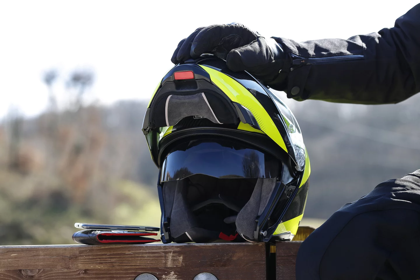 AGV Sportmodular: integrated sun visor