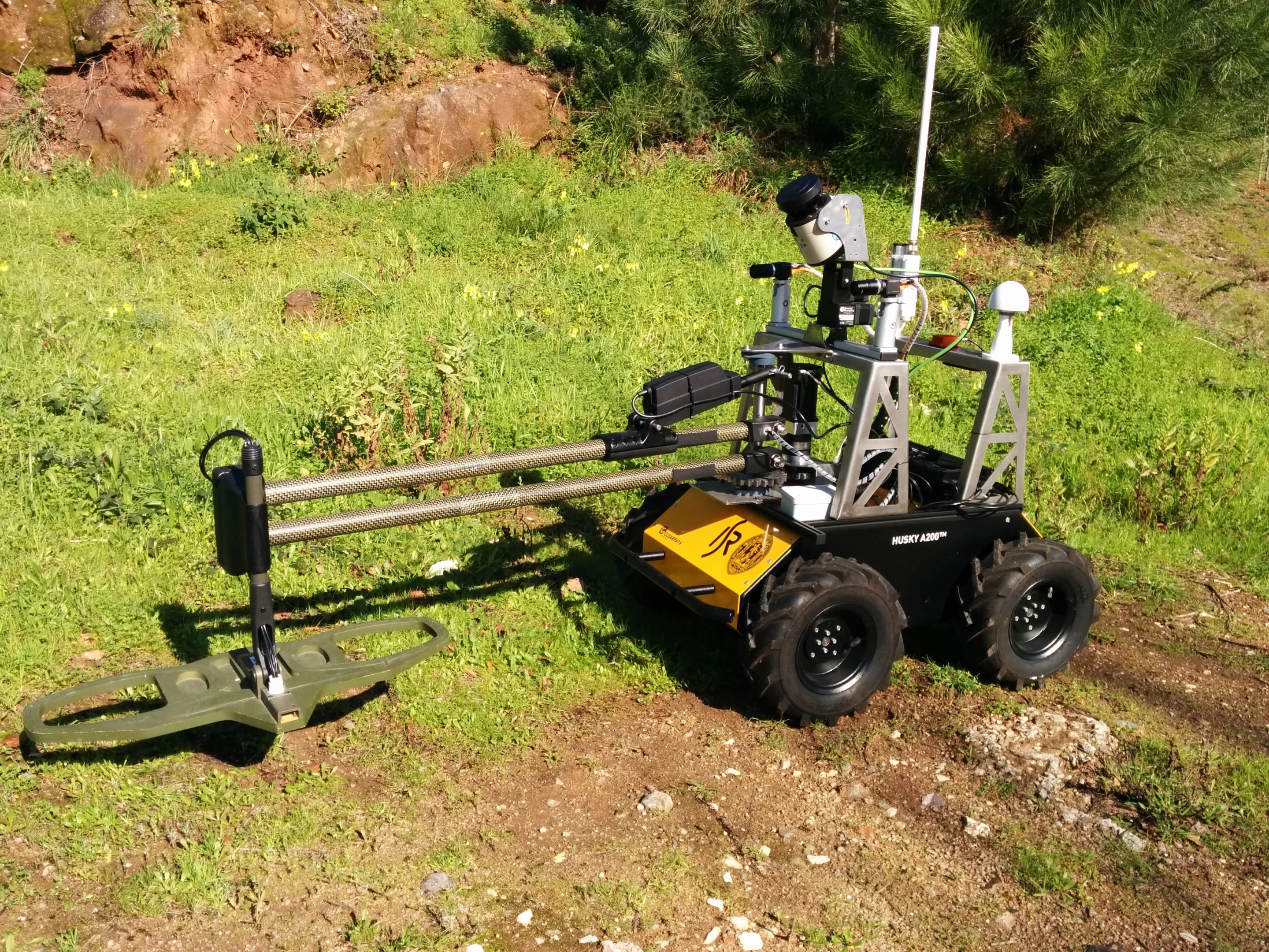 The University of Coimbra's minesweeping robot