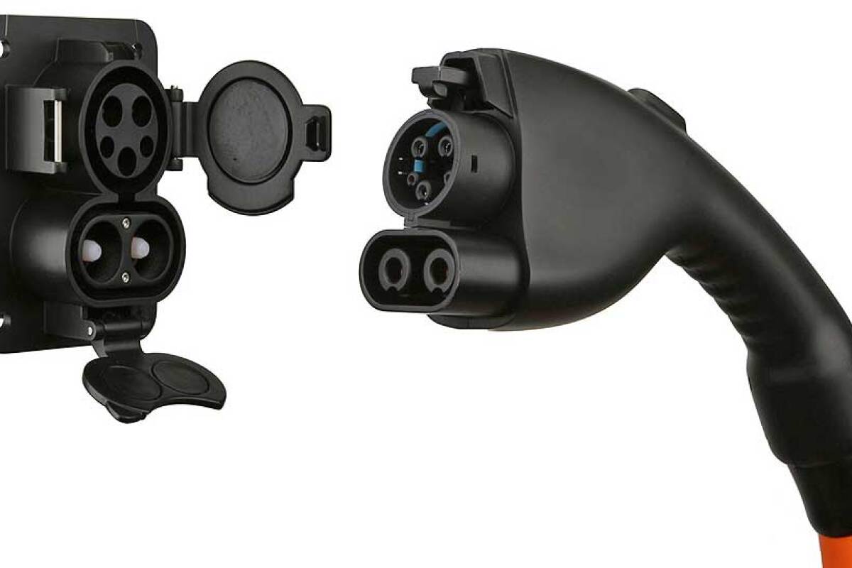 Society of Automotive Engineers announces electric car charging plug