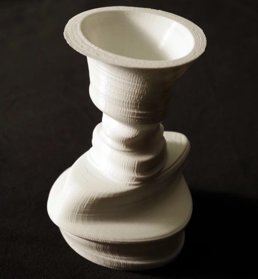 Even when not viewed from the side, the fahz still looks ... interesting