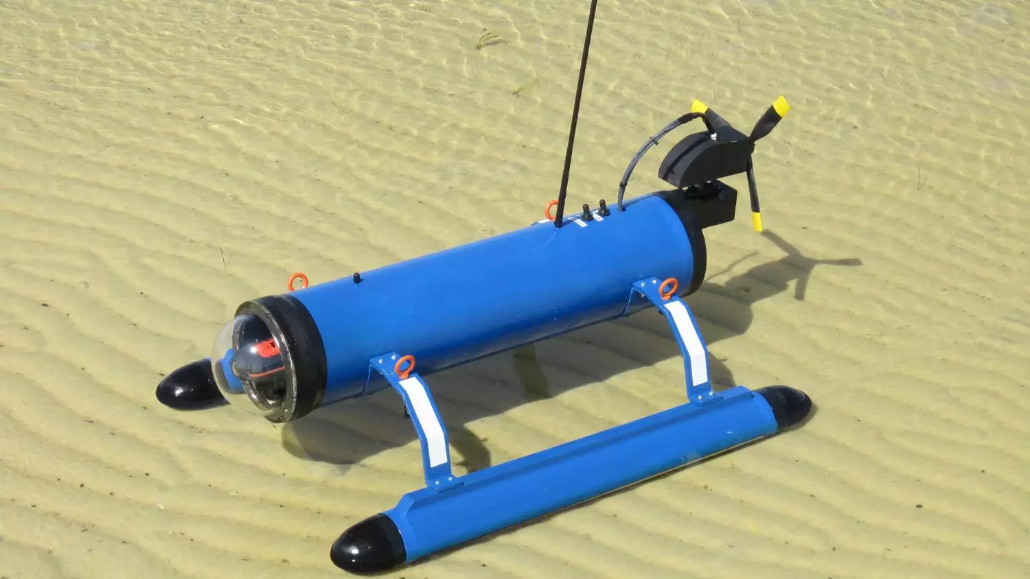 Although it’s still in the working prototype stage, the idea is that buyers will be able to select between a variety of pre-built components, then assemble them to create their own purpose-specific watercraft