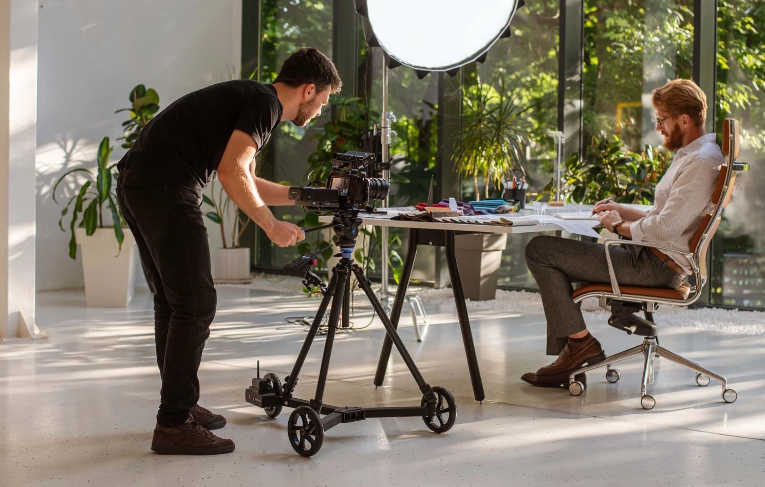 Users can still manually pan and tilt the camera as the Hyperdolly is in motion