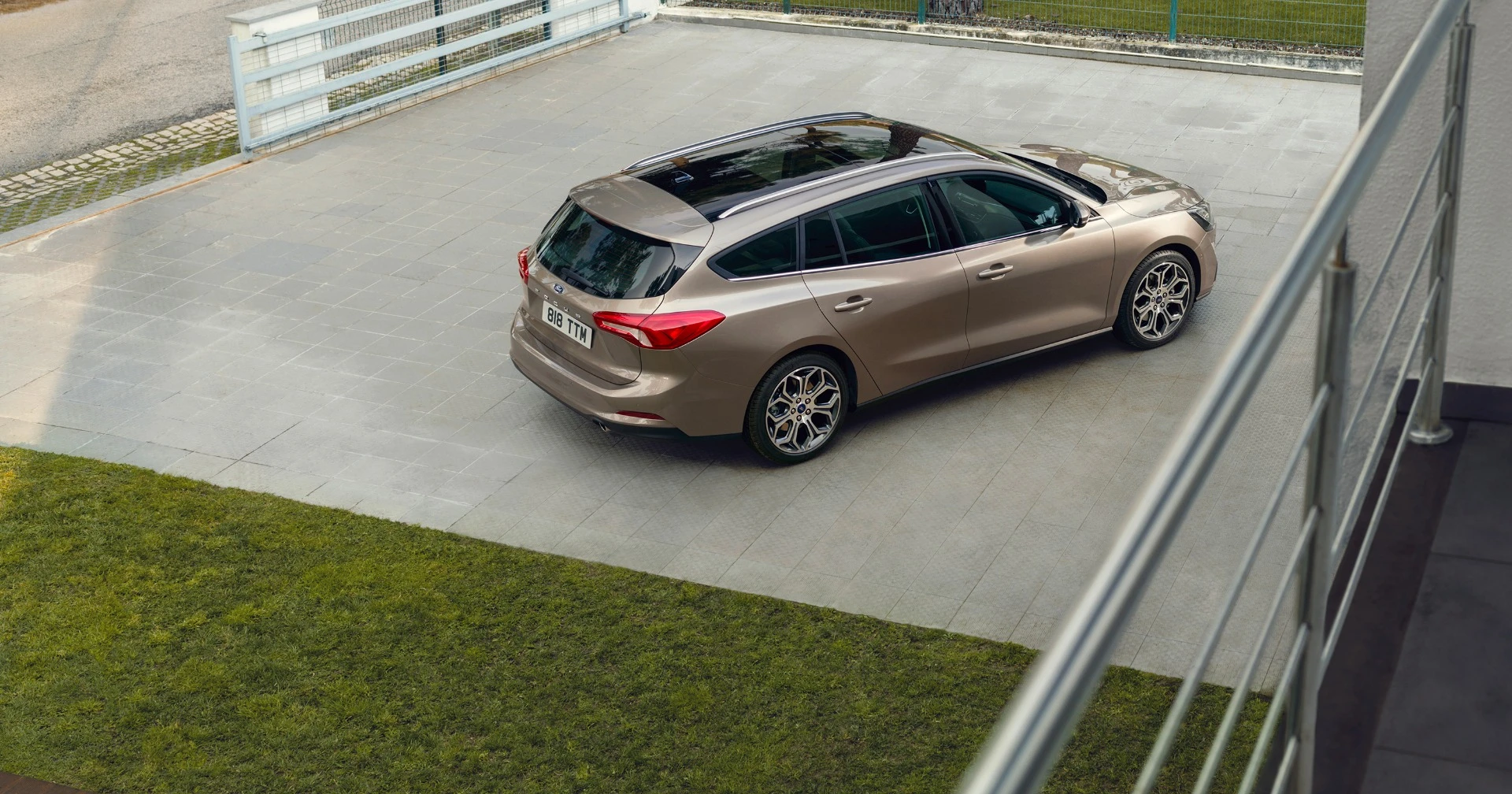 Ford Focus Titanium: optional panoramic roof