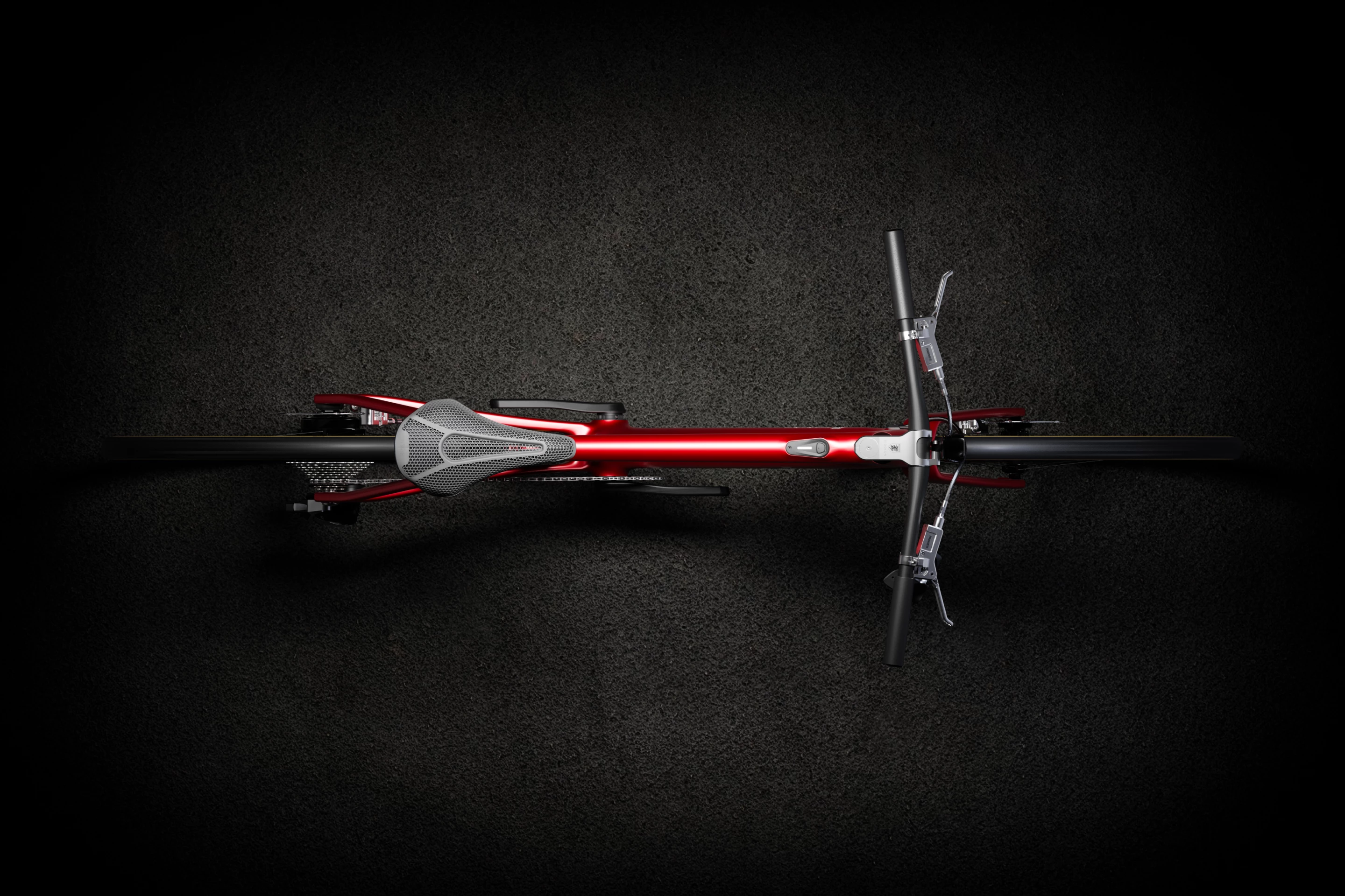 Cabling is internally routed, except at the cockpit "in a respectful nod to the classic bikes that have inspired generations"