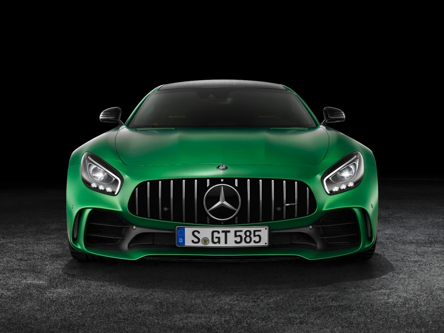 The air intakes on the sides allow for freer airflow