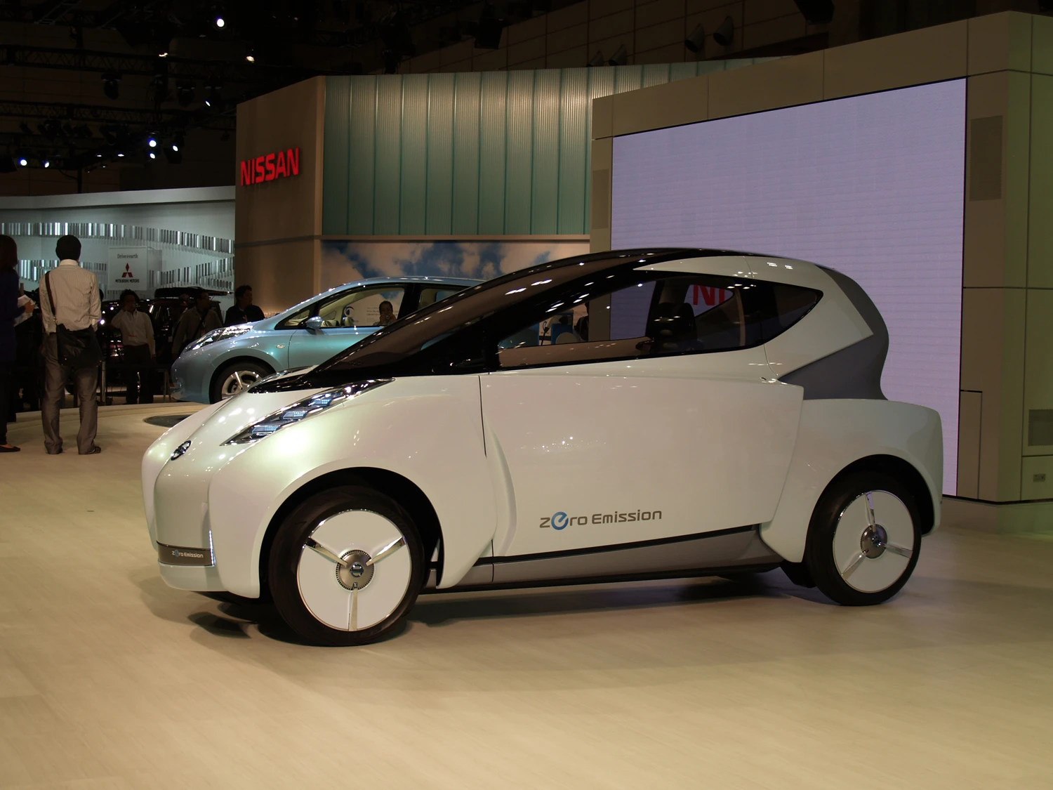 Nissan's LandGlider