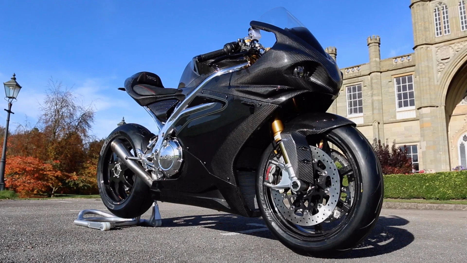 Norton V4 RR: carbon everything gives a dry weight of just 179kg