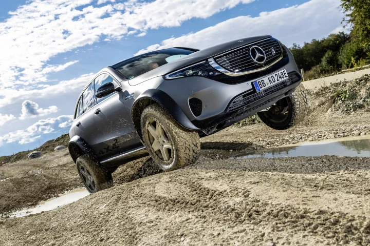 The electric 4x4 system gets to work