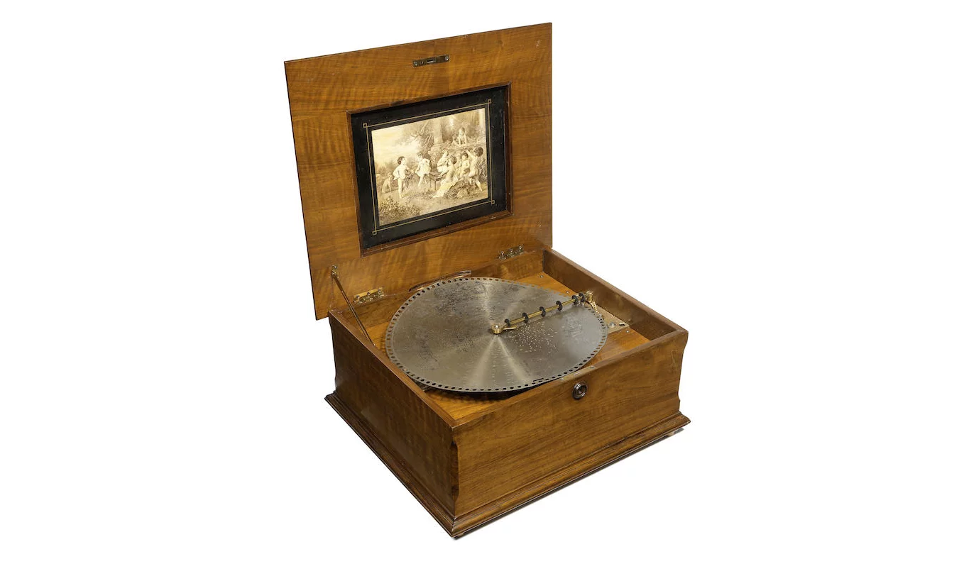 A 15 1/2-inch polyphon disc musical box German, circa 1900