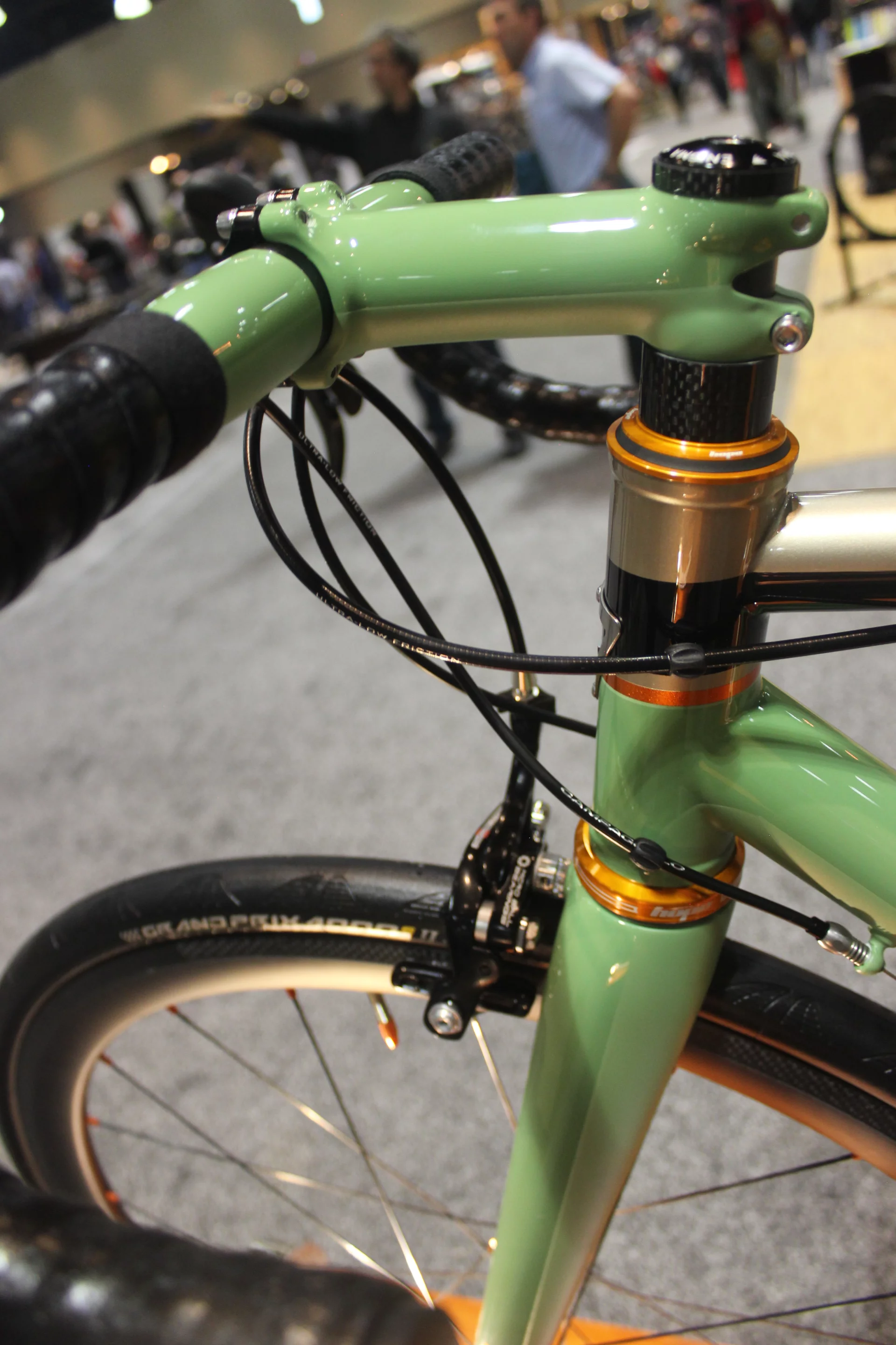 This Enigma's color scheme extends to the bars and stem