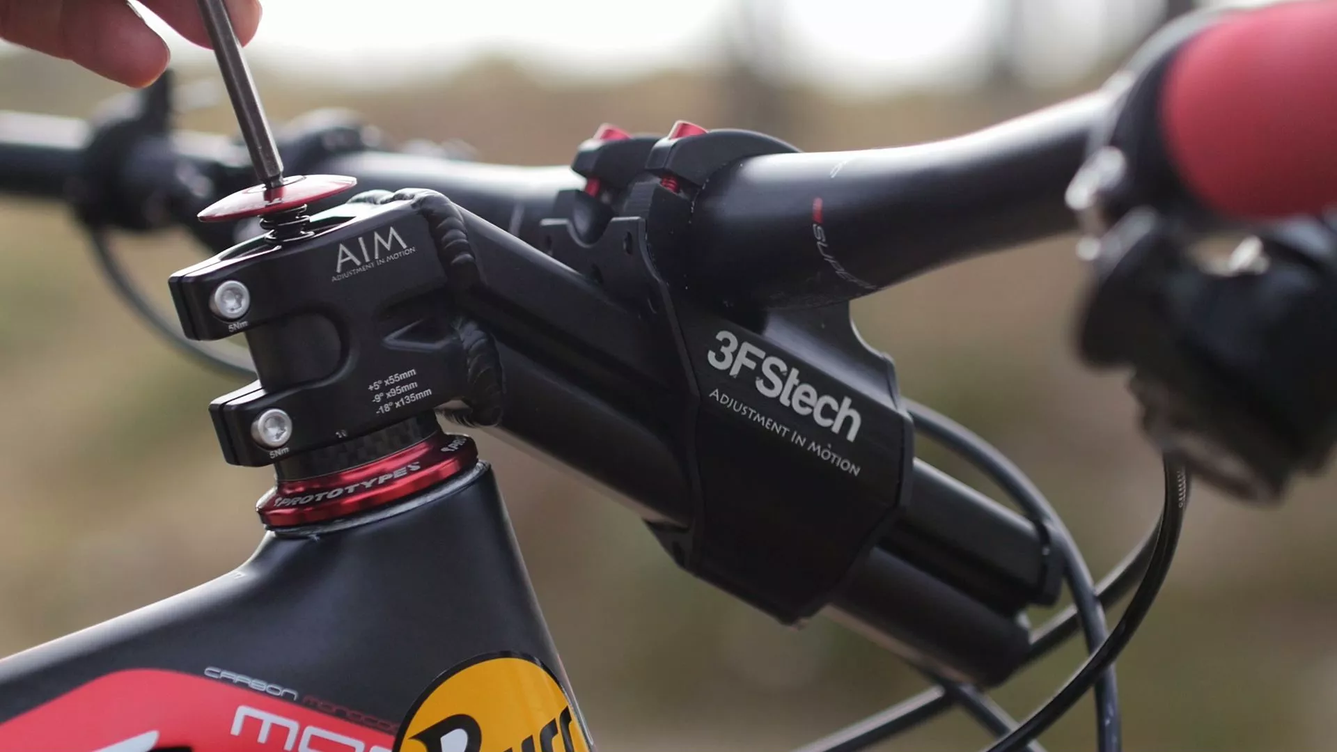 The AIM stem with the handlebar set to its middle position, for trail riding