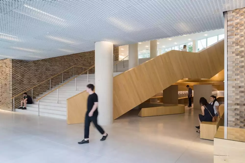 Via 57 West's design is a melding of a skyscraper and a European housing block with central courtyard (thus the "courtscraper" name)