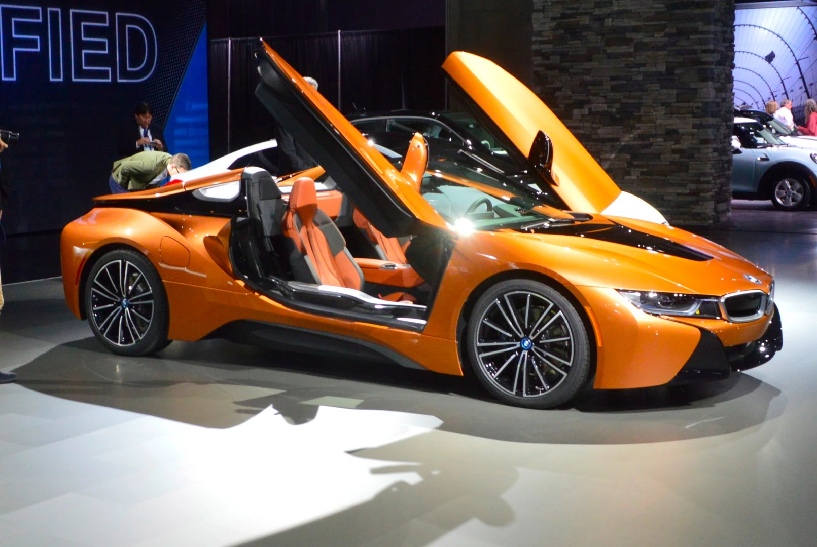 The BMW i8's winning formula of hybrid supercar awesomeness has been enhanced with a few tweaks and a new two-seat Roadster model for 2019