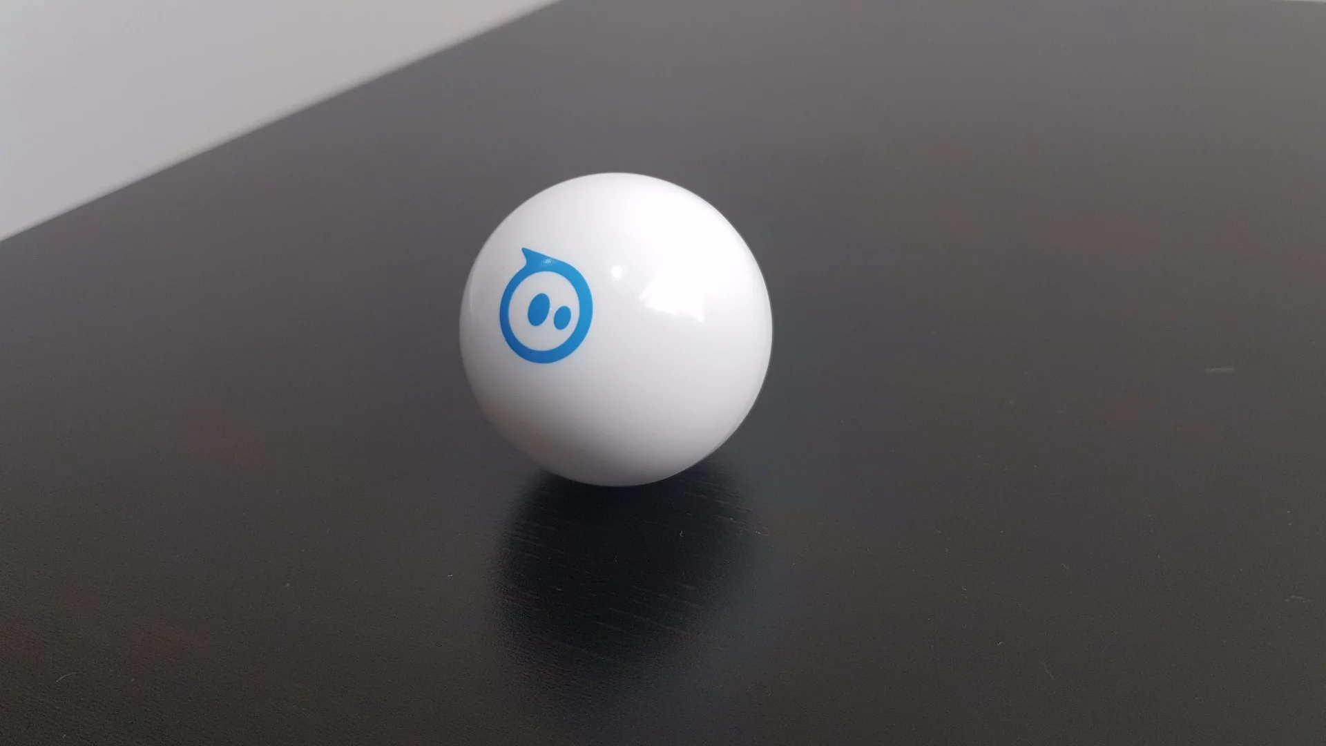 The Sphero Mini looks a lot like its bigger siblings, but measures only 42 mm (1.7 in) wide