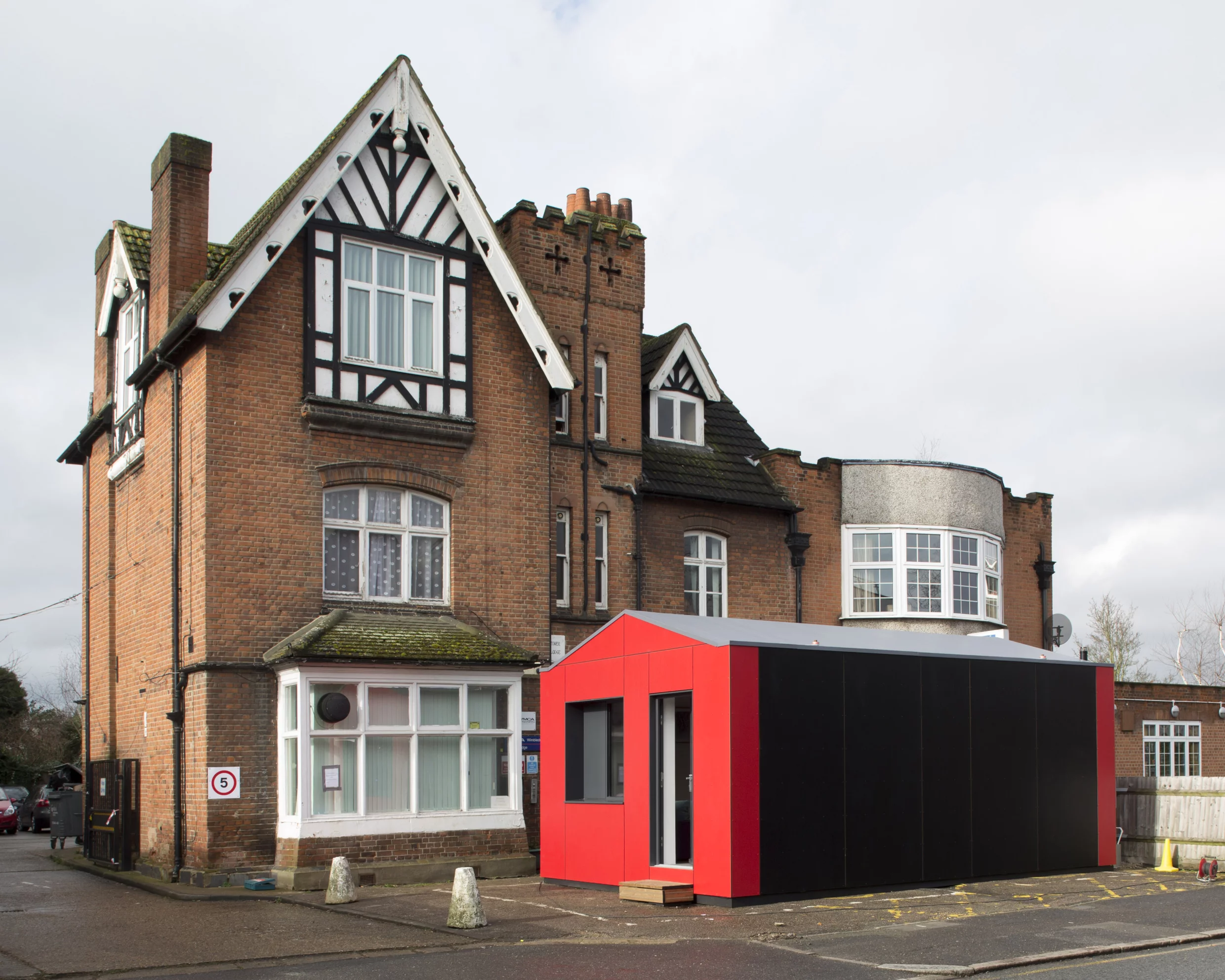 The interior floor space of Y:Cube measures 26 sq m (280 sq ft) and is envisioned as a studio apartment-like space for a single occupant (Photo: YMCA LSW)