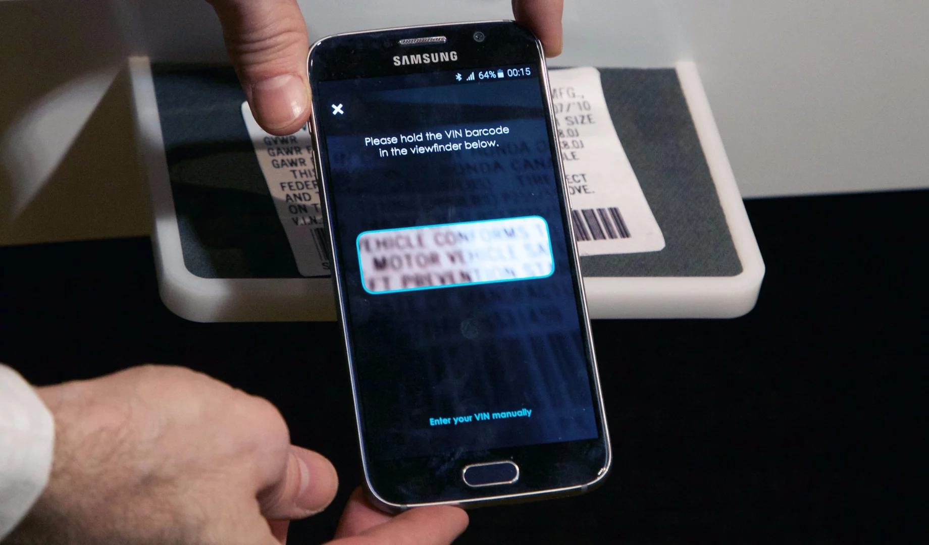 Once the car seat is snapped into the base, the app checks to ensure that it’s secure and checks level and connections