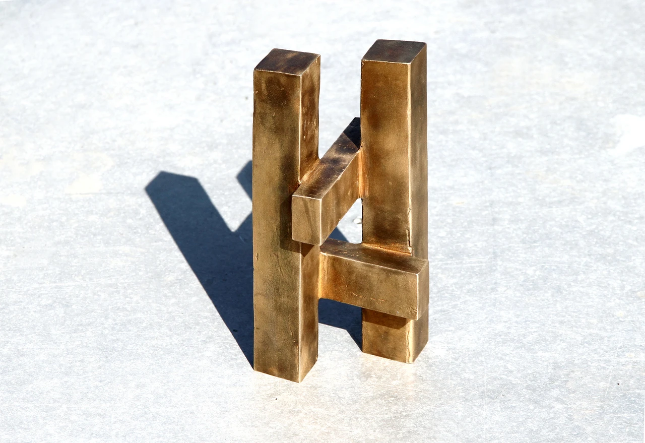 BIG is modeling the look of the proposed building after the familiar hashtag symbol, by placing two interlocking bridges between two skyscrapers