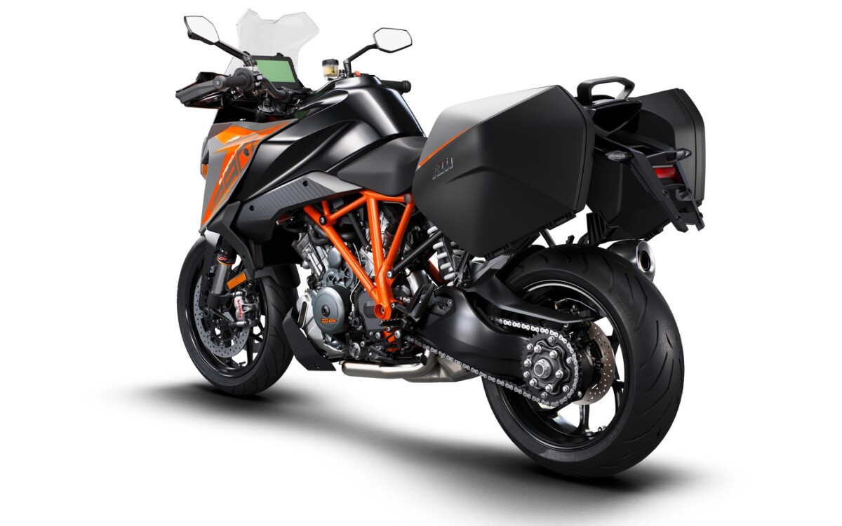 2019 KTM Super Duke 1290 GT: now standard with an up/down quickshifter