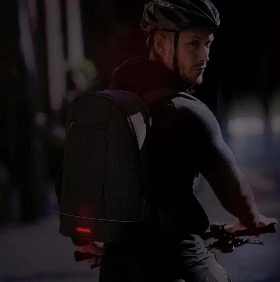 External lighting on the Agazzi Pro backpack