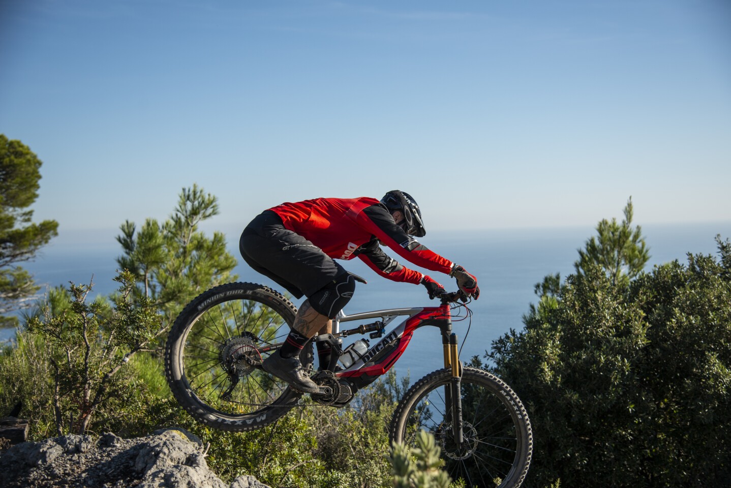 The Ducati MIG-RR tips the scales at 22.5 kg (49.6 lb), for a Medium frame