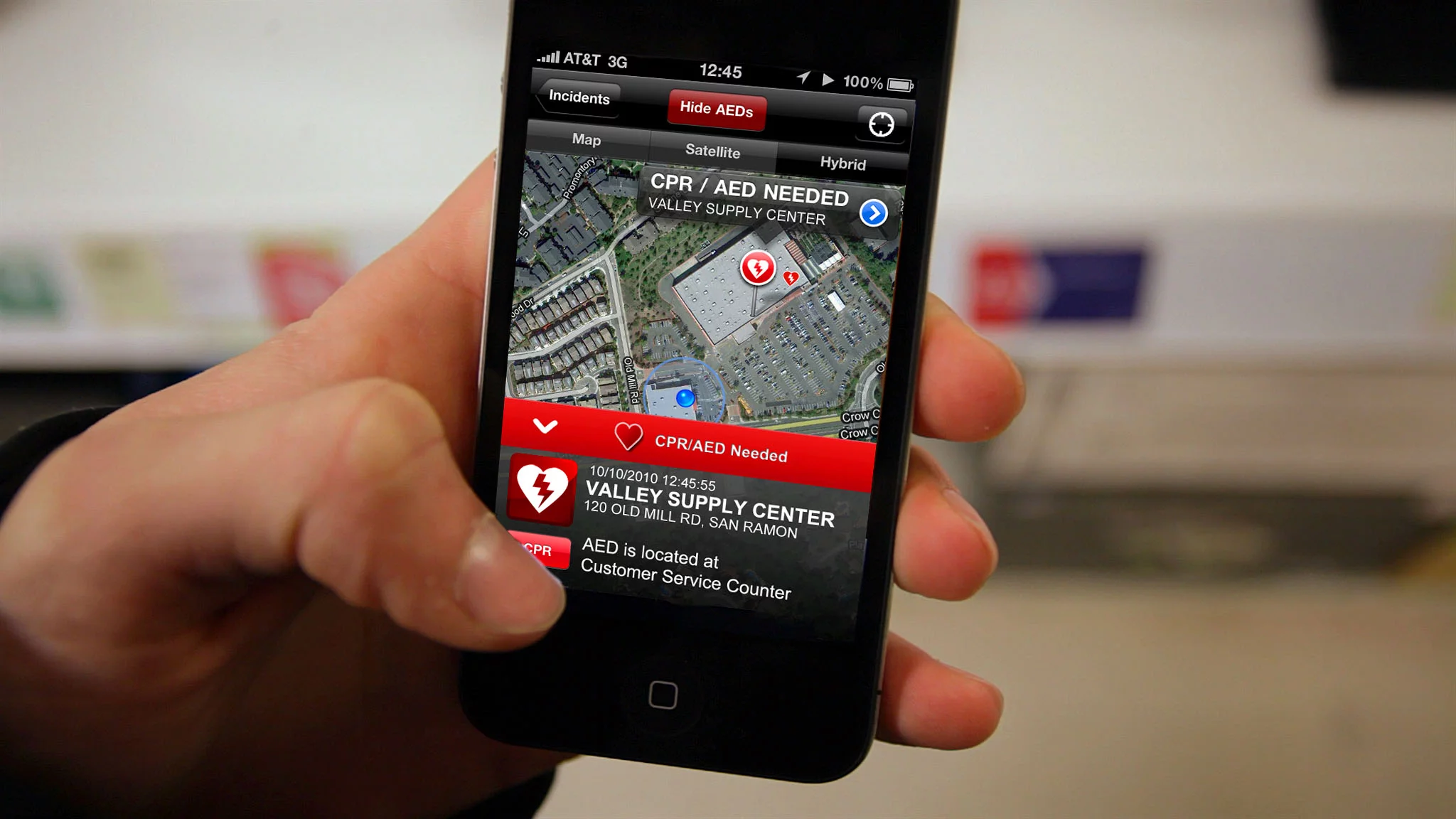 If someone in the local area is in need of help, registered users are notified and guided to the location