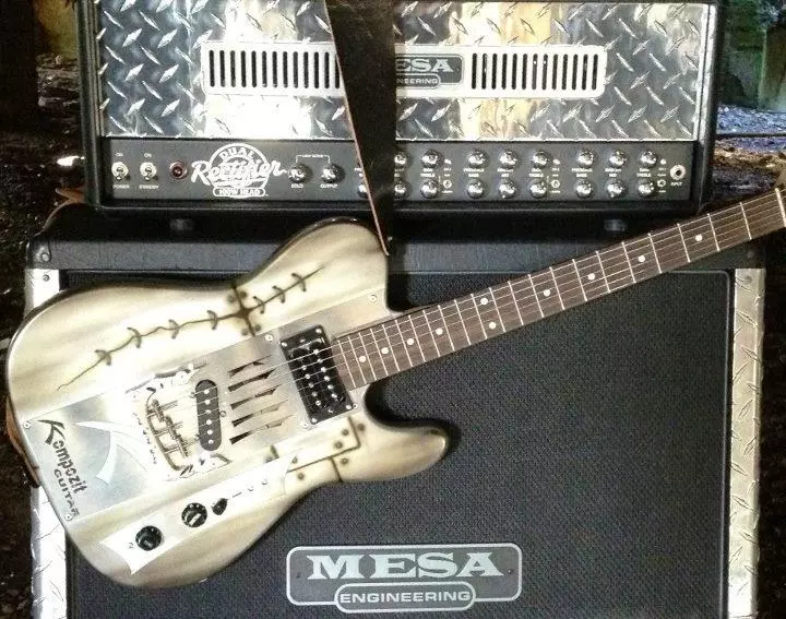 The custom graphics on the Indus guitar from France's Kompozit Guitars