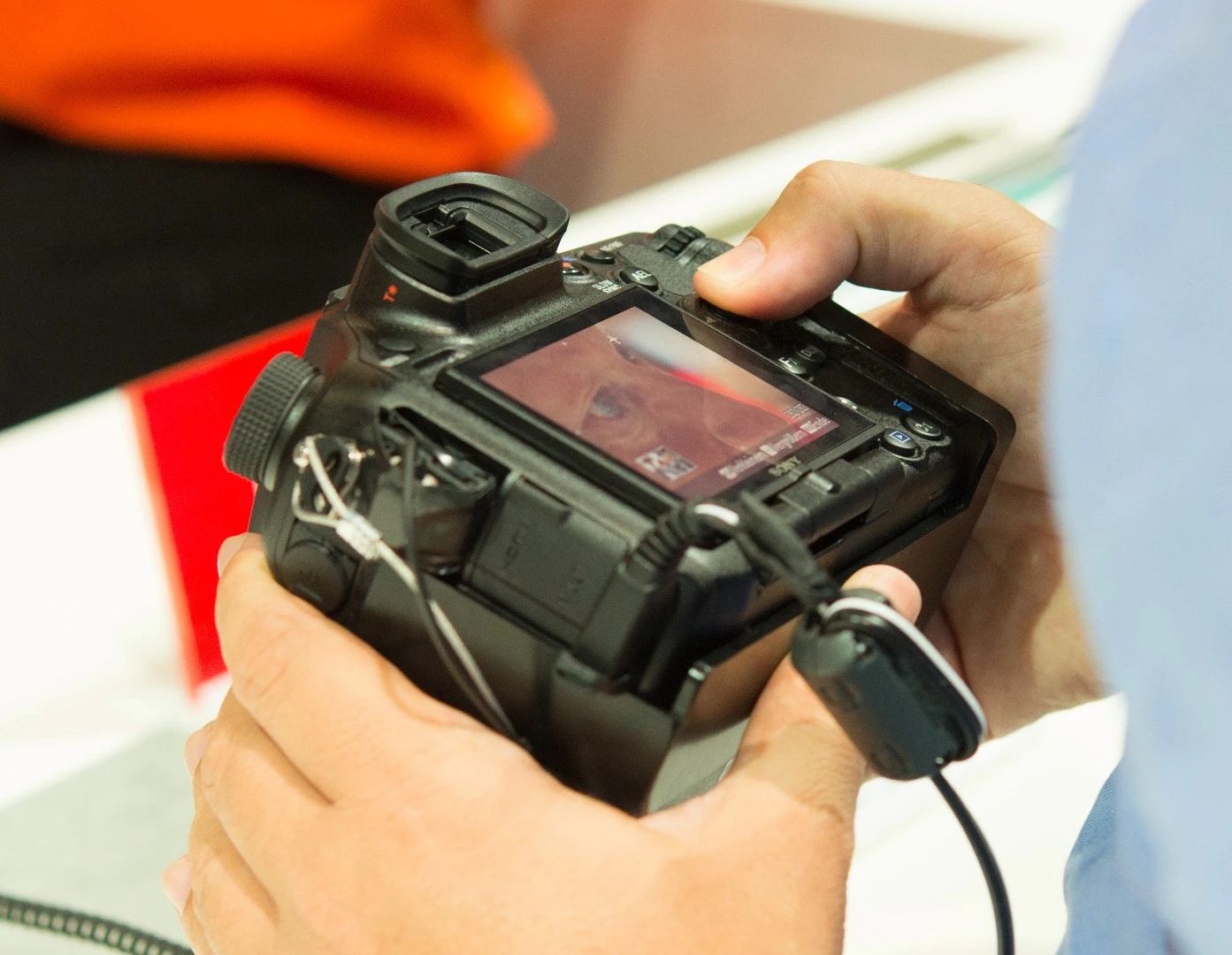 The lack of a touchscreen means you are still using buttons when reviewing images on the Sony A99 II