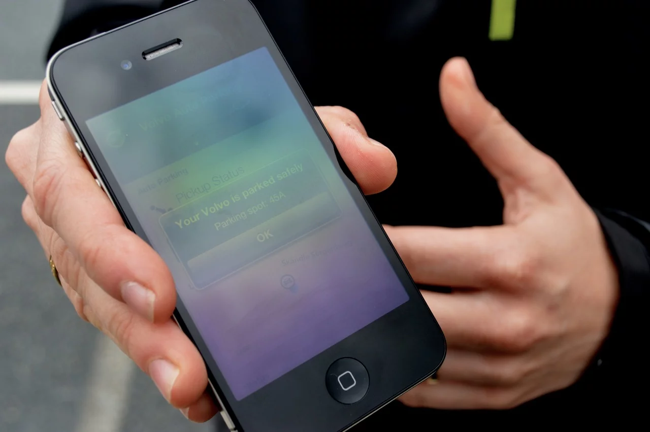 App update: "You Volvo is parked safely" (Photo: Gizmag)