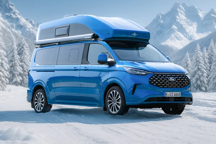Given Ford's focus on a winter theme, we're surprised the Blue Oval didn't tease the new Nugget High Roof with this picture, but it saved it for the official Caravan Salon debut