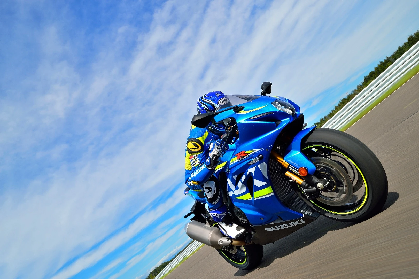 The 2017 Suzuki GSX-R1000/R in action