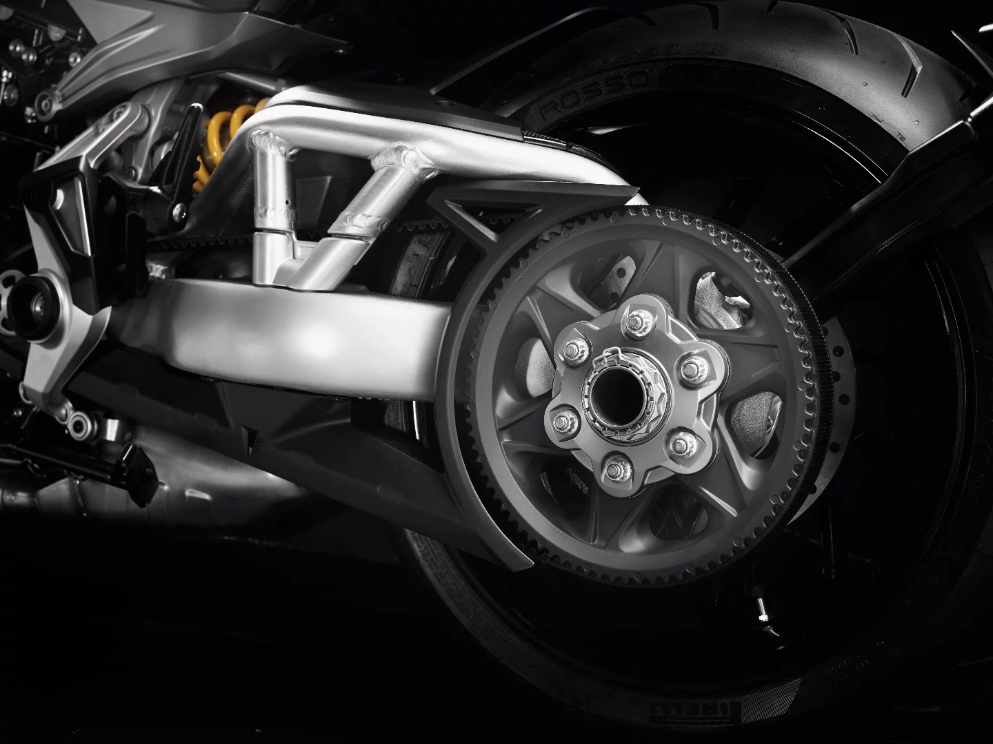 Ducati XDiavel S: brushed aluminium swingarm won't get chain grit all over it