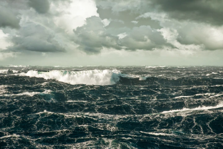 Because acoustic-gravity waves travel much faster than tsunamis, detection of them could serve as an early warning system (Image: Shutterstock)