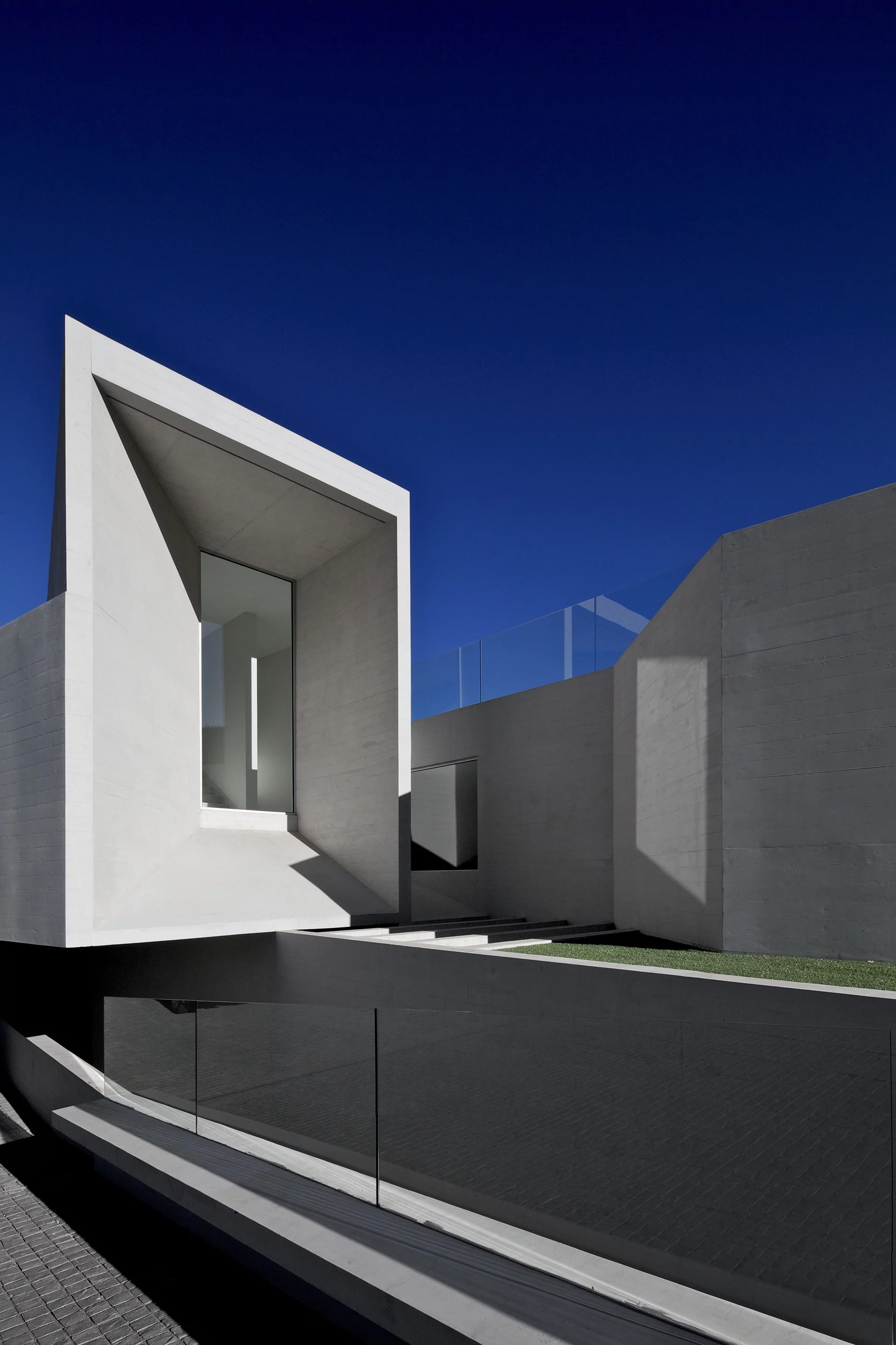 House RP would look right at home in George Lucas sci-fi movie THX 1138 (Photo: Nico Saieh)