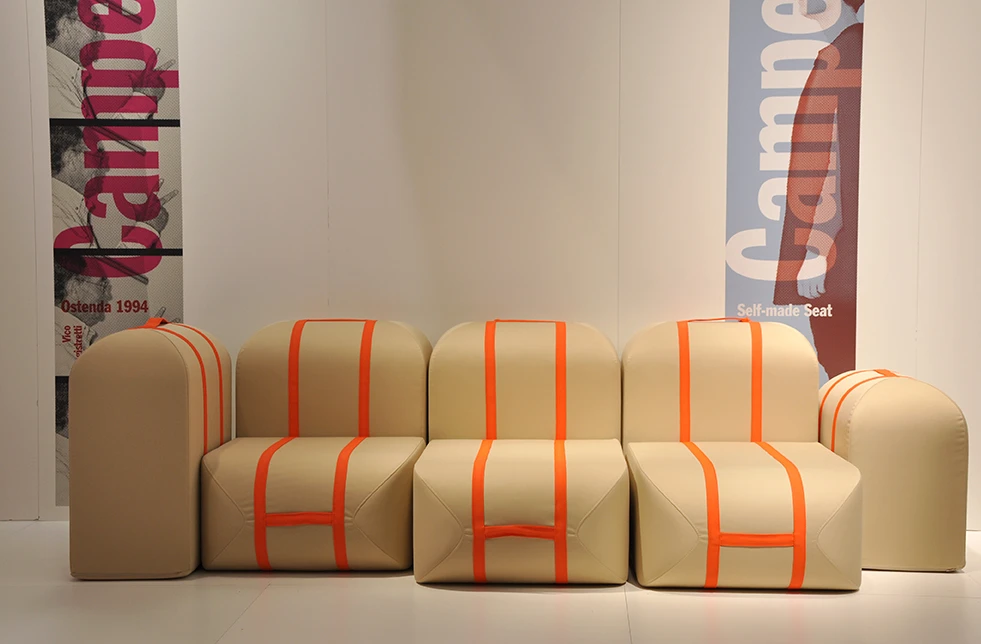 Self-made turns into a three-seater lounge (Photo: Edoardo Campanale/Gizmag.com)