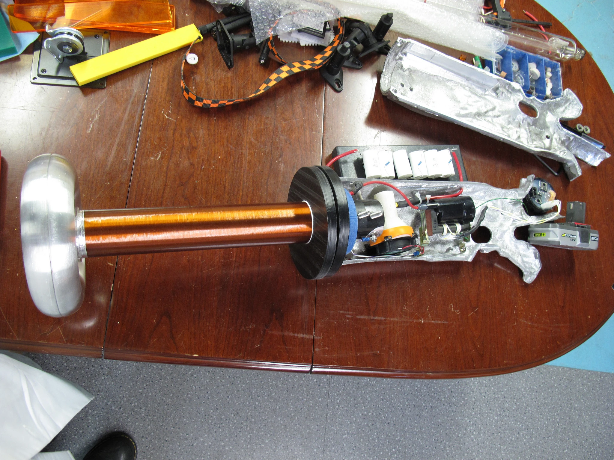 Tesla Gun cross section showing the coils and the internal components